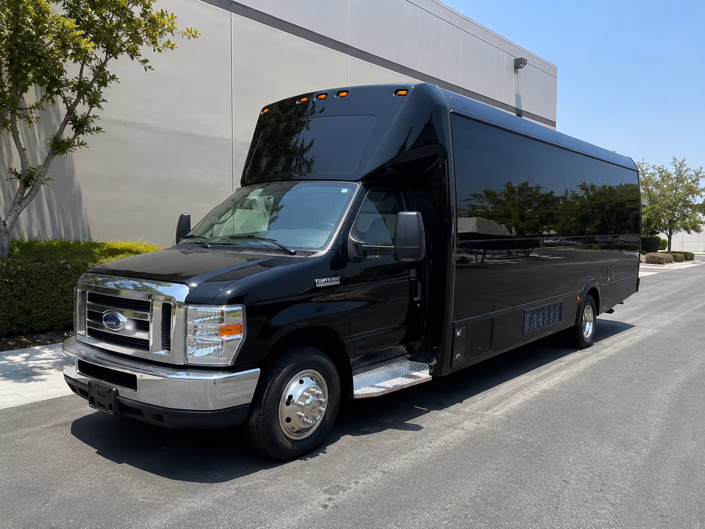 can i book a one way a round trip or a multi day package for a bus rental in johnson city