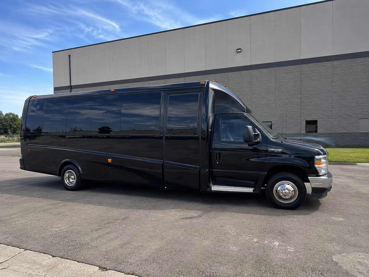 concert bus rentals for groups traveling i 26 to asheville shows