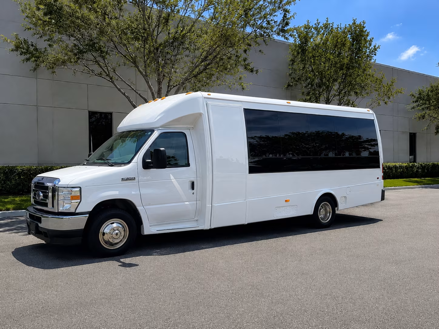 corporate airport transfer buses to tri cities regional airport tri