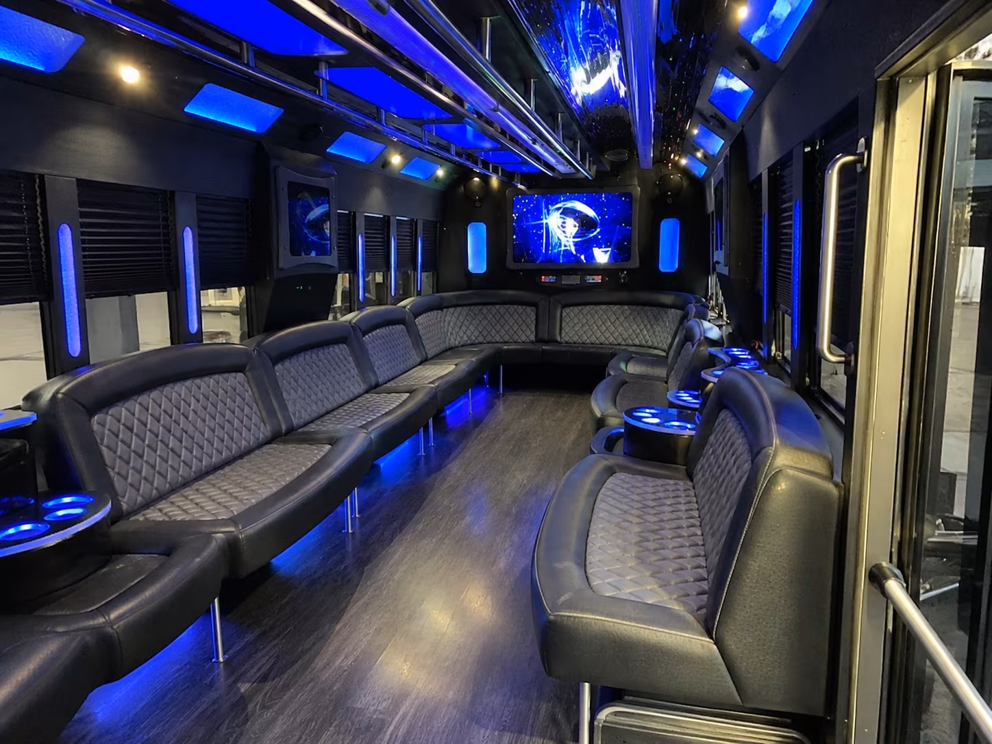 johnson city 28 passenger party bus interior
