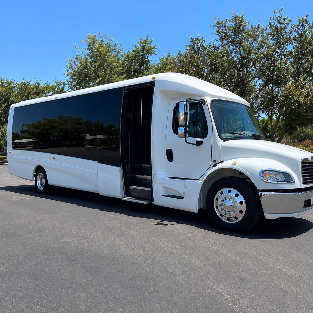 school field trip and group tour buses in johnson city